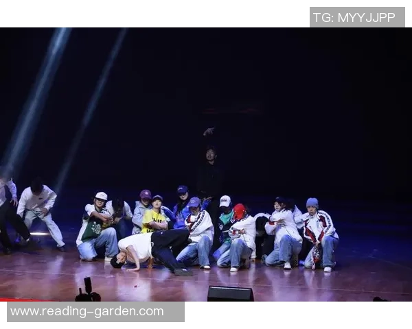 深圳街舞队与西安街舞队赛后复盘分析团队配合与表现的精彩瞬间